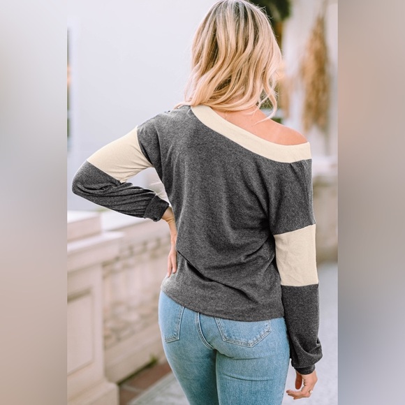 V Neck Color Block Top - Picture 2 of 3